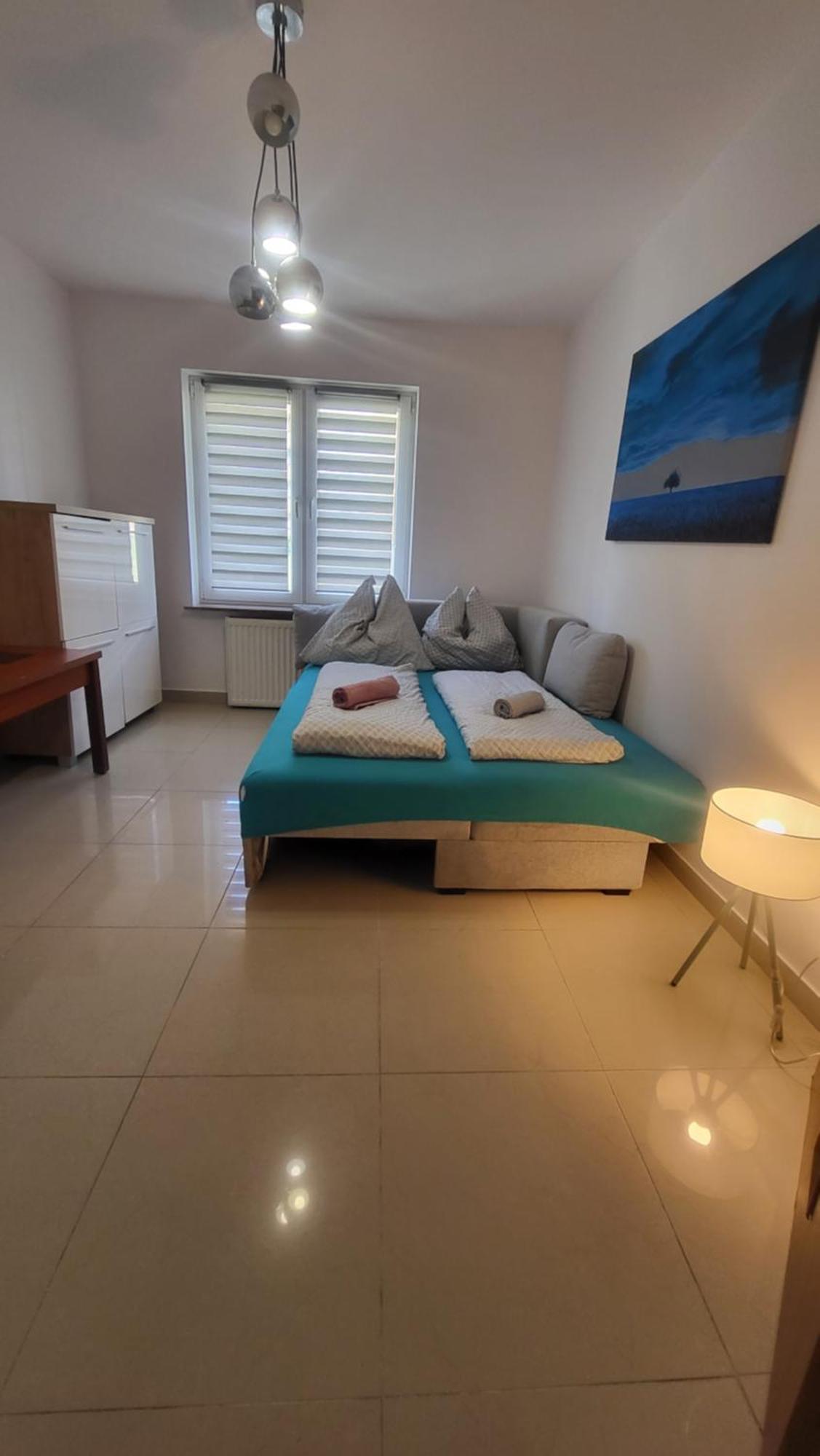 Apartamenty Rest Studio Self Check-In 24H Битом Екстер'єр фото