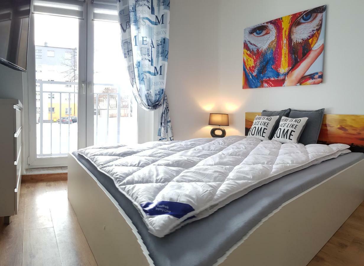 Apartamenty Rest Studio Self Check-In 24H Битом Екстер'єр фото