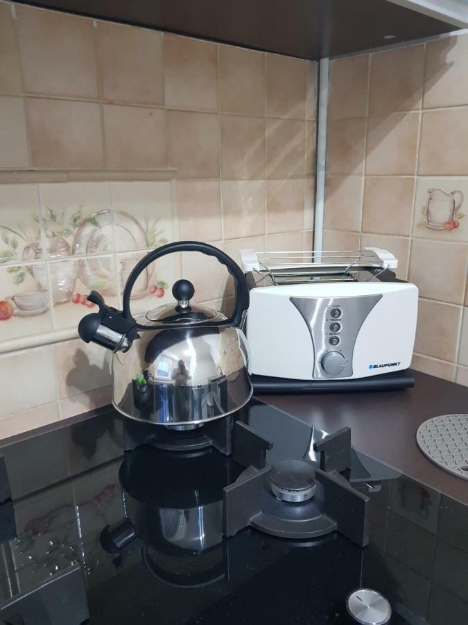Apartamenty Rest Studio Self Check-In 24H Битом Екстер'єр фото
