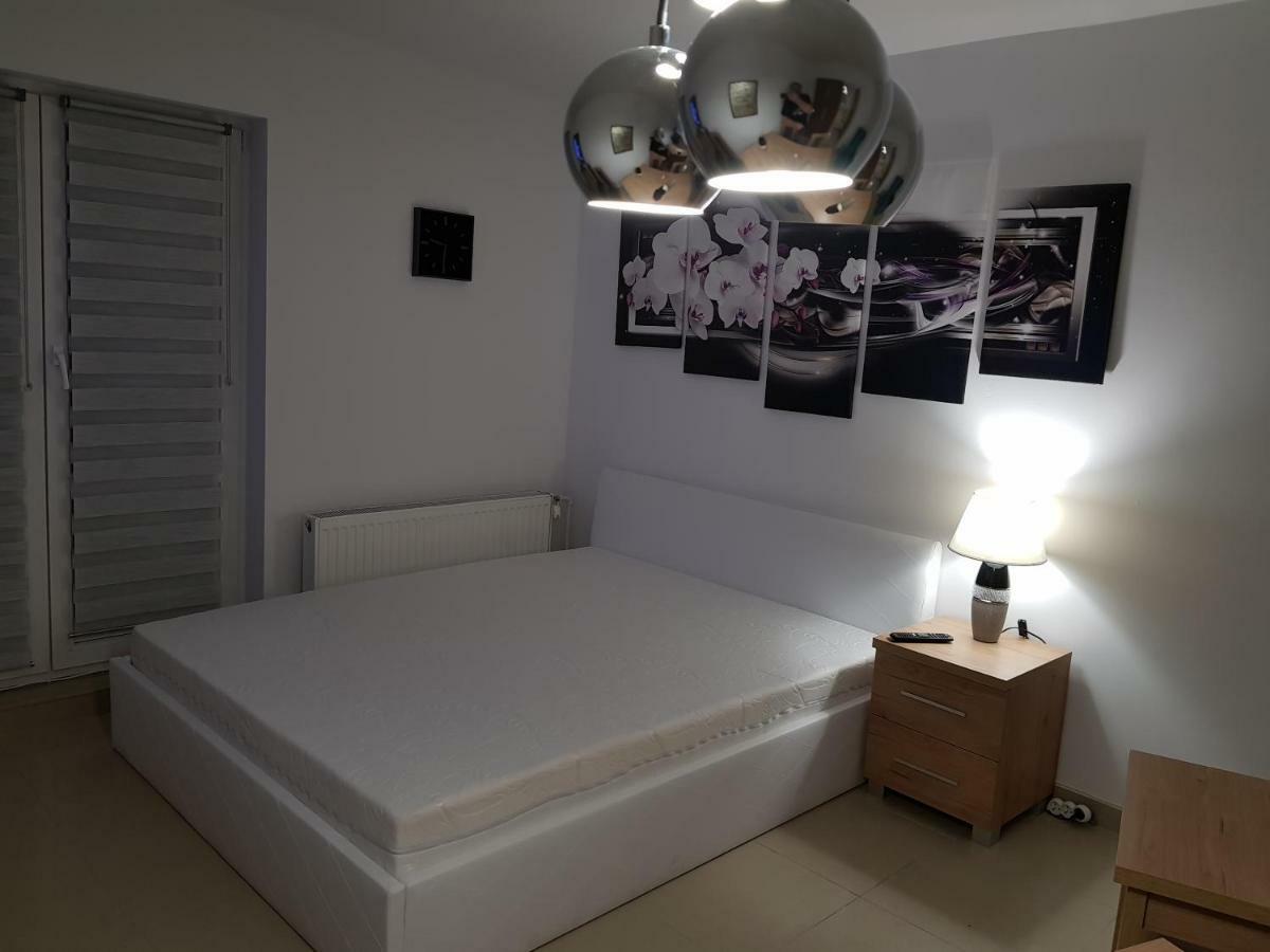 Apartamenty Rest Studio Self Check-In 24H Битом Екстер'єр фото