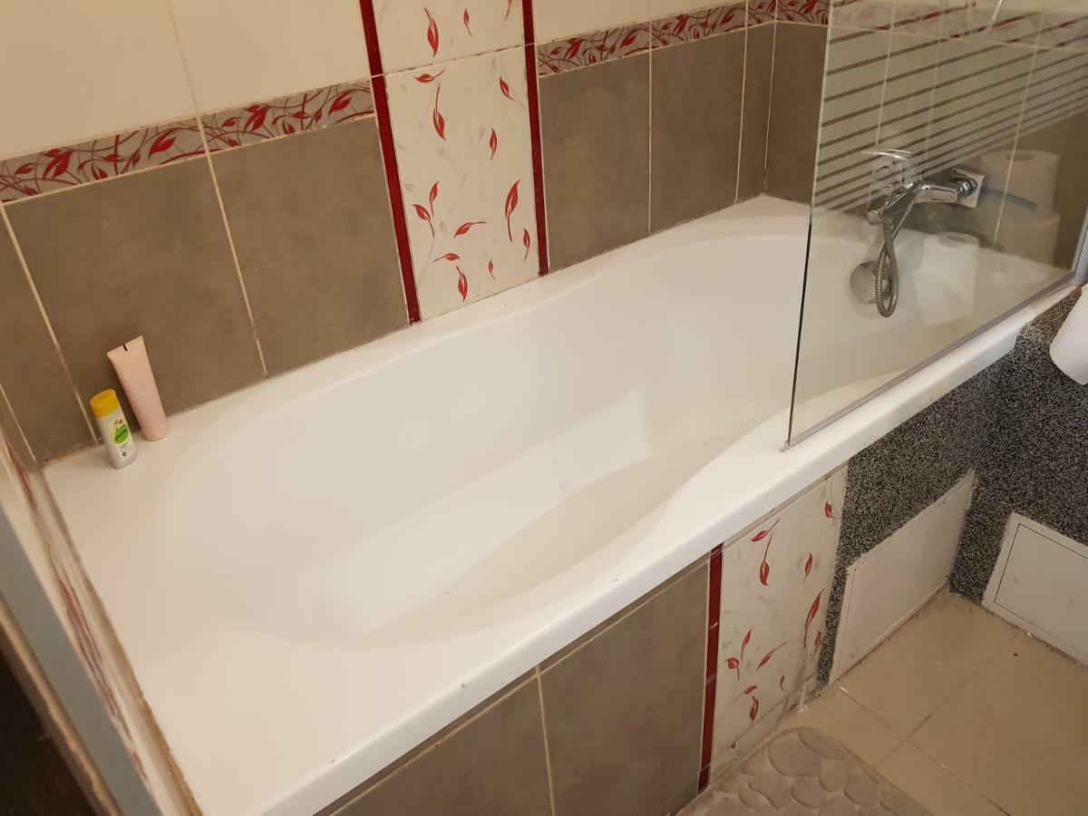 Apartamenty Rest Studio Self Check-In 24H Битом Екстер'єр фото